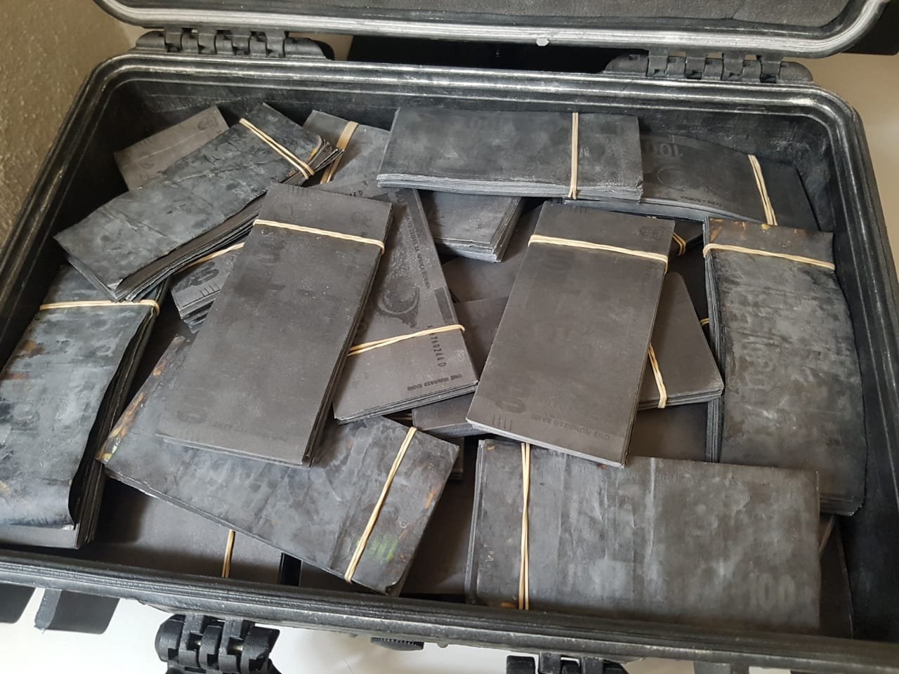 We Do Clean All Kind Of Currency. We Also Have Cleaning Machine For All Type Of Currency And Activation Powder.+27616124200