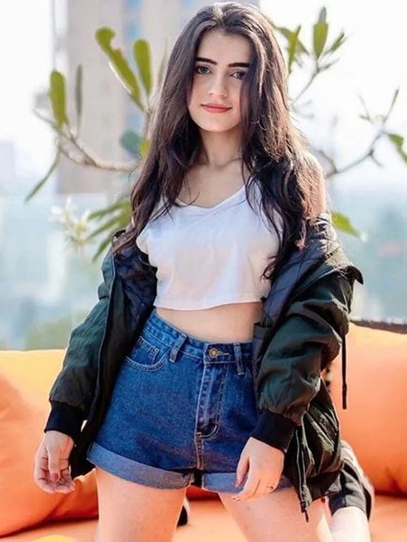 Call Girls In ☎ 7042104524 Escort Service In Munirka Delhi✅